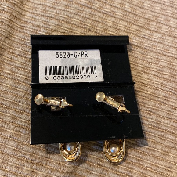 ⭐️NWT Vintage NAPIER Clip Earrings - Picture 4 of 8